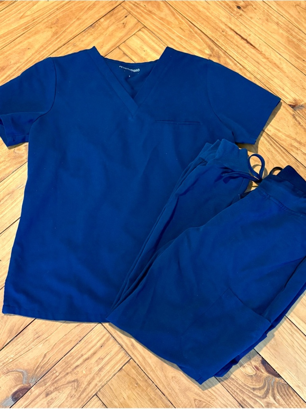 Mandala Navy Scrub Set Size Small Jogger Pants + Small V-Neck Top